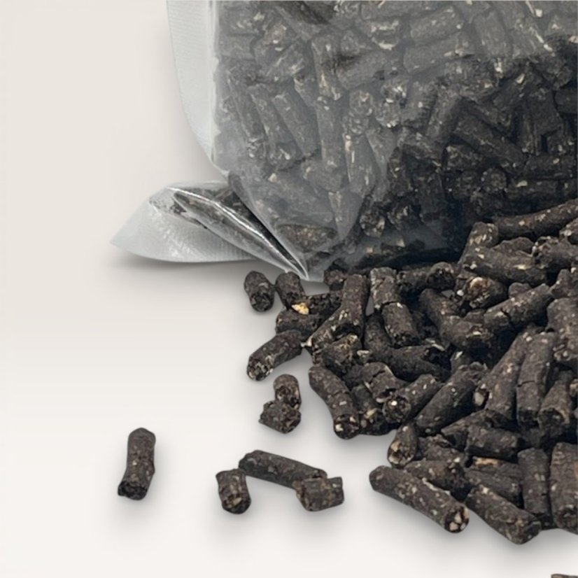 Pelety - 4 mm - Hmotnost: 1,0 kg, Velikost: 4 mm, Příchuť: Krev